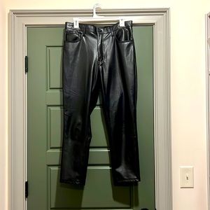 NEW WITHOUT TAGS Vegan Leather High Rise Skinny Pant